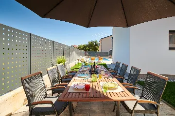 Contemporary Villa Retreat with Pool Umag