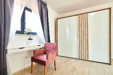 Contemporary Villa Retreat with Pool Umag