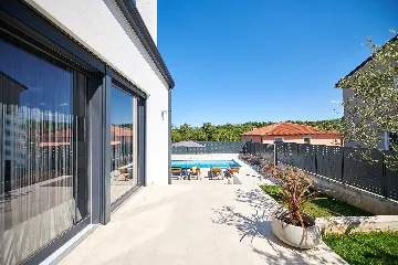 Contemporary Villa Retreat with Pool Umag