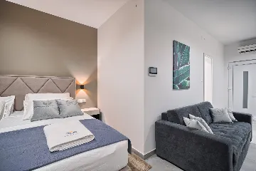 Modern Studio Apartment with Pool Access in Split