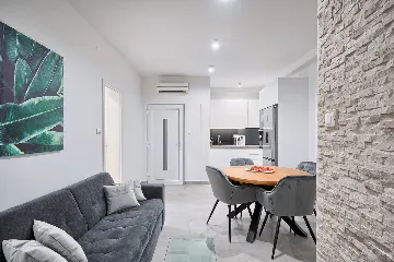 Modern Studio Apartment with Pool Access in Split