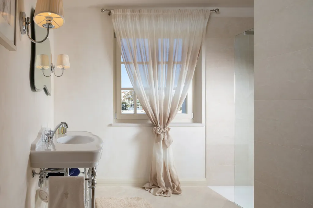 Elegant 4-Bedroom Villa with Pool in Vabriga