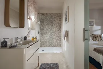 Elegant 4-Bedroom Villa with Pool in Vabriga