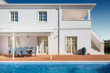 Elegant 4-Bedroom Villa with Pool in Vabriga