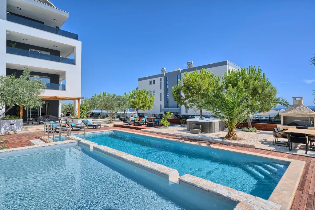 Modern Two-Bedroom Apartment with Pool, Split