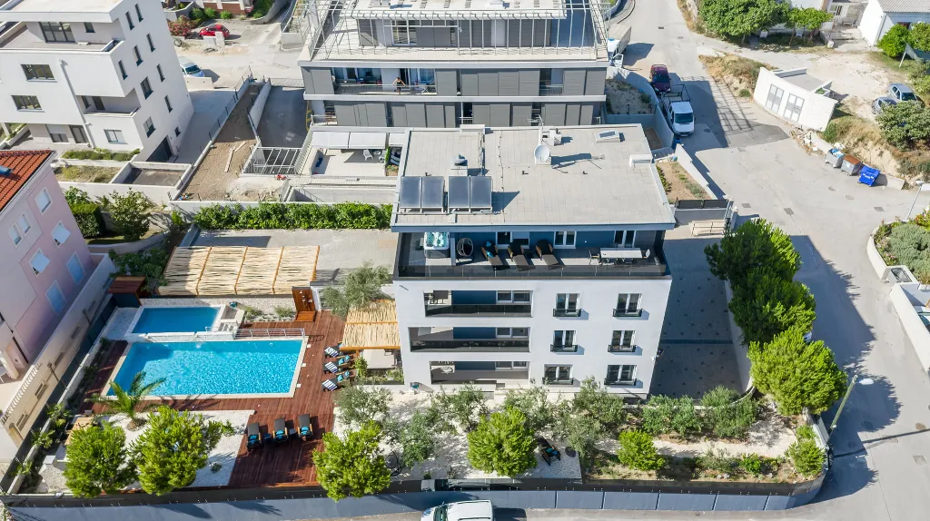 Modern Two-Bedroom Apartment with Pool, Split