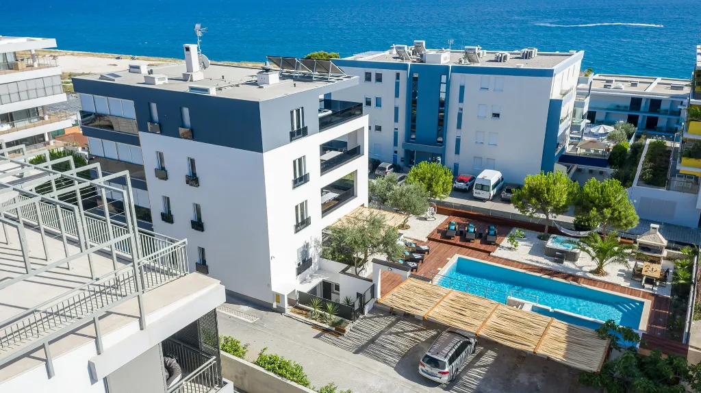 Modern Two-Bedroom Apartment with Pool, Split