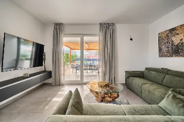 Modern Two-Bedroom Apartment with Pool, Split