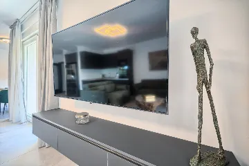 Modern Two-Bedroom Apartment with Pool, Split