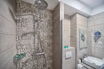 Modern Two-Bedroom Apartment with Pool, Split