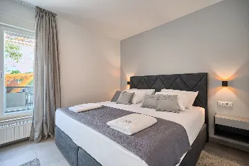 Modern Two-Bedroom Apartment with Pool, Split