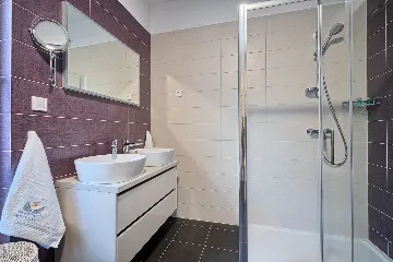 Modern Two-Bedroom Apartment with Pool, Split