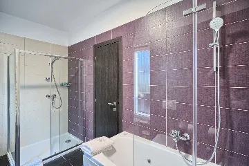 Modern Two-Bedroom Apartment with Pool, Split