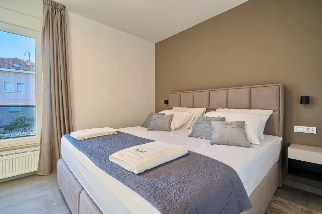 Modern Family Apartment with Shared Pool, Split