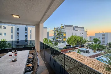 Modern Family Apartment with Shared Pool, Split