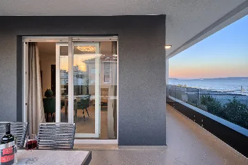 Modern Family Apartment with Shared Pool, Split