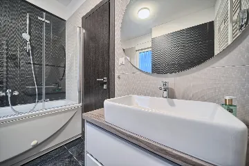 Modern Family Apartment with Shared Pool, Split