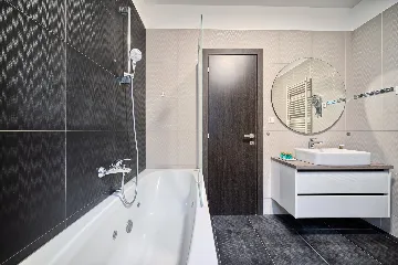 Modern Family Apartment with Shared Pool, Split