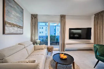 Modern Family Apartment with Shared Pool, Split