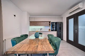 Modern Family Apartment with Shared Pool, Split