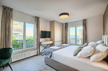 Modern Family Apartment with Shared Pool, Split