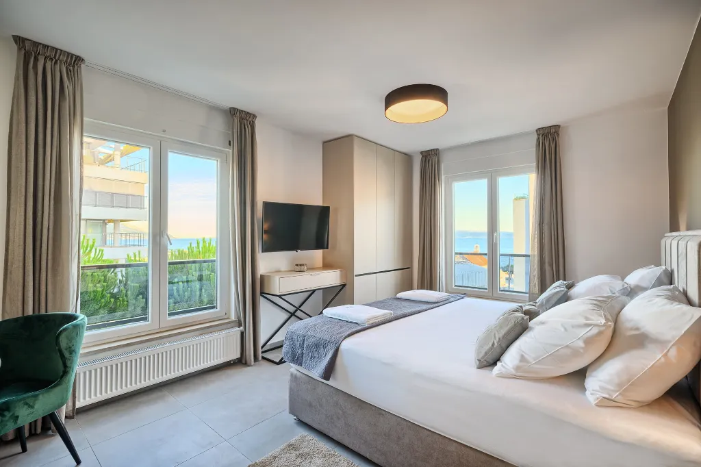 Modern Family Apartment with Shared Pool, Split