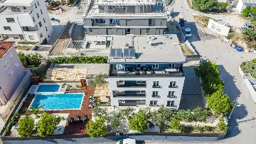 Modern Family Apartment with Shared Pool, Split