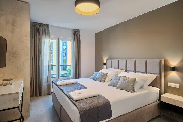 Modern Family Apartment with Shared Pool, Split