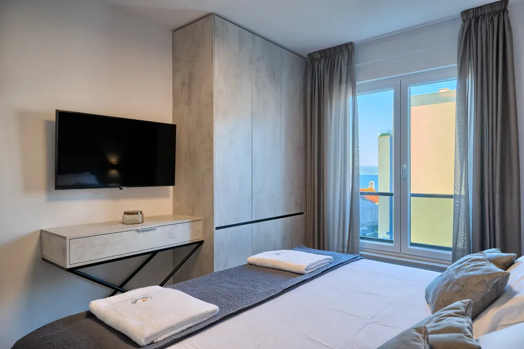 Modern Family Apartment with Shared Pool, Split