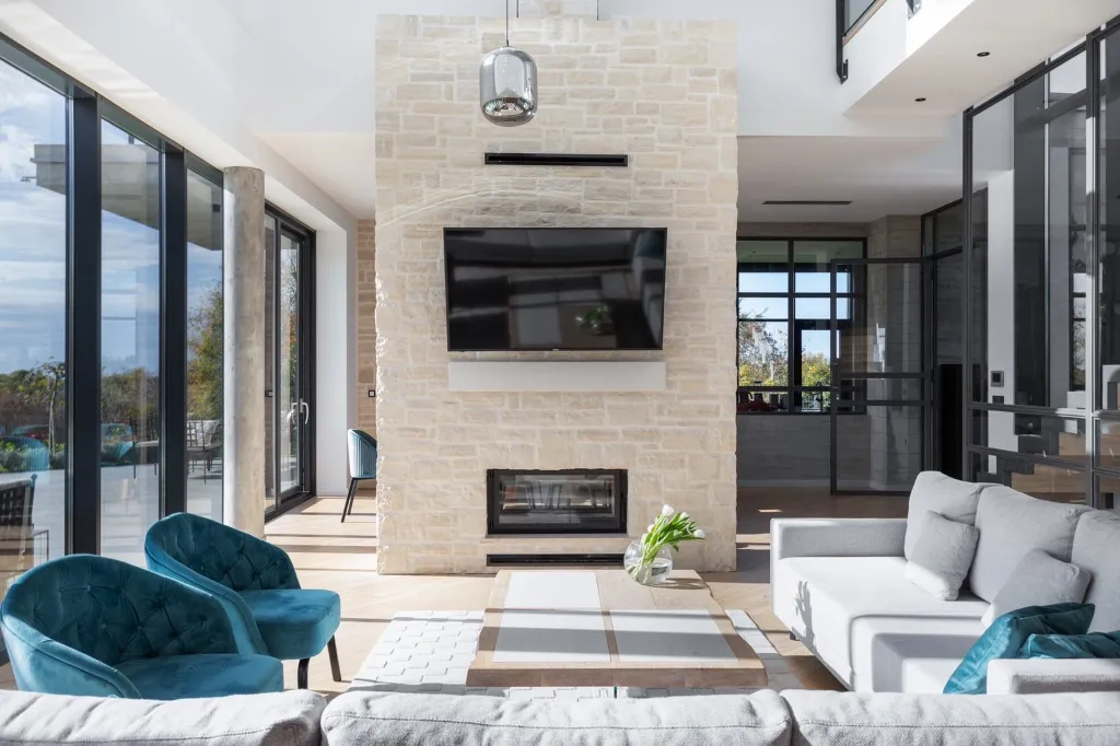 Modern Poolside Villa Retreat in Pazin