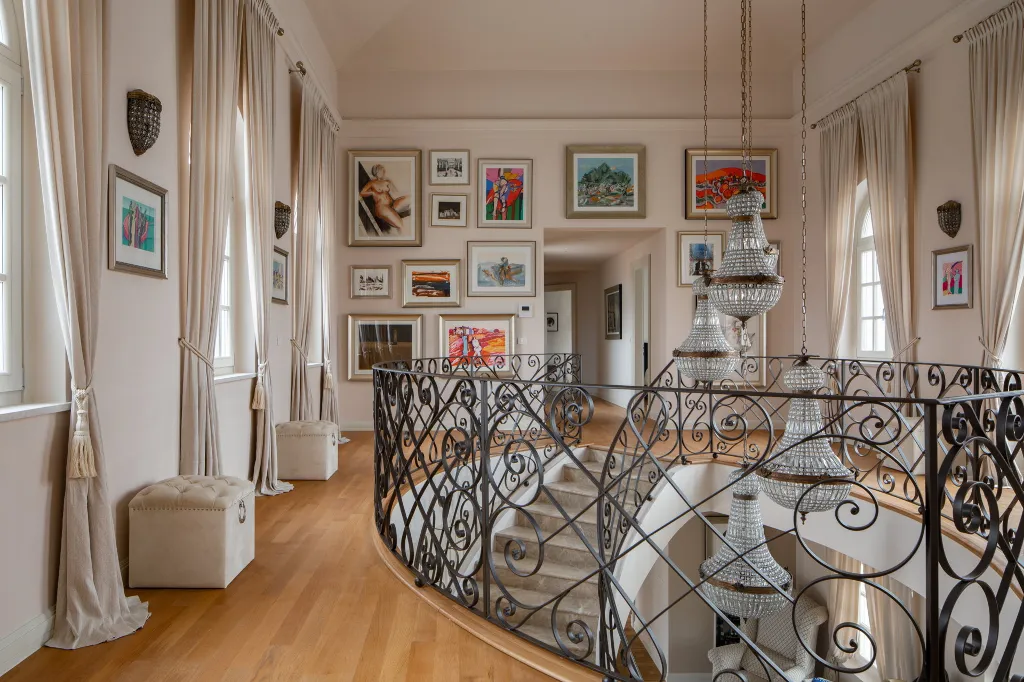Elegant Family Villa with Pool in Vabriga