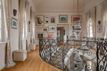 Elegant Family Villa with Pool in Vabriga