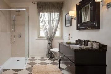 Elegant Family Villa with Pool in Vabriga