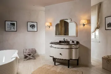 Elegant Family Villa with Pool in Vabriga