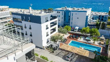 Penthouse Apartment with Rooftop Jacuzzi in Split