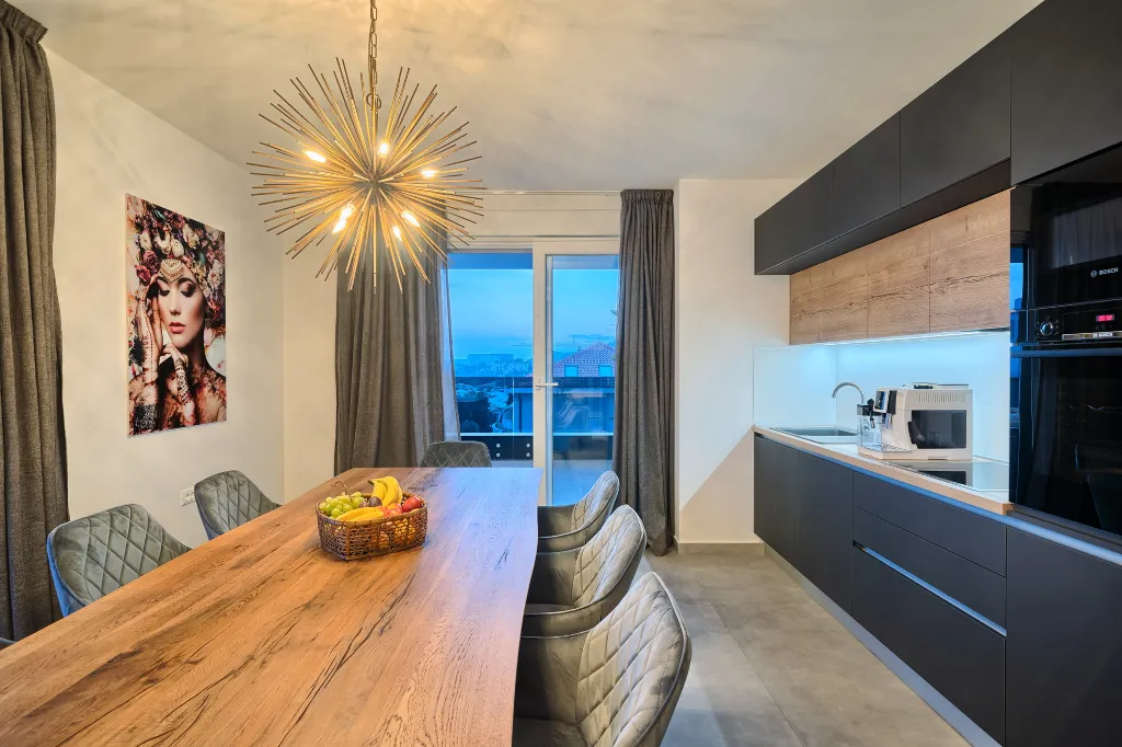 Penthouse Apartment with Rooftop Jacuzzi in Split