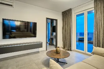 Penthouse Apartment with Rooftop Jacuzzi in Split