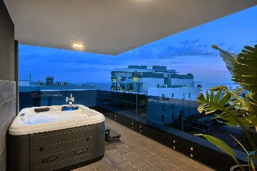 Penthouse Apartment with Rooftop Jacuzzi in Split