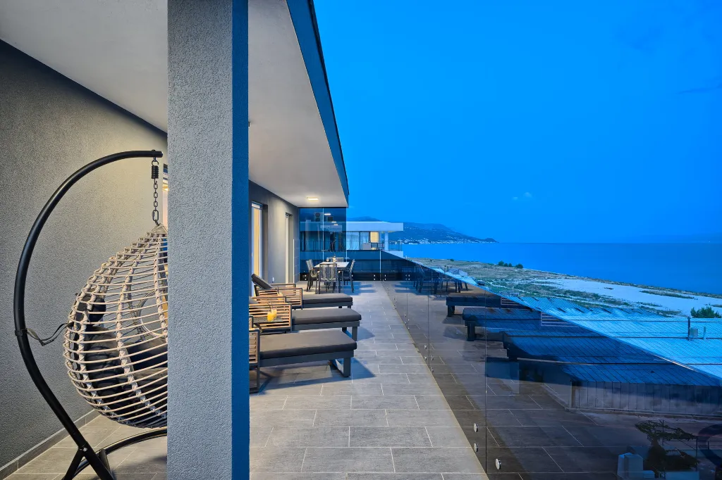 Penthouse Apartment with Rooftop Jacuzzi in Split