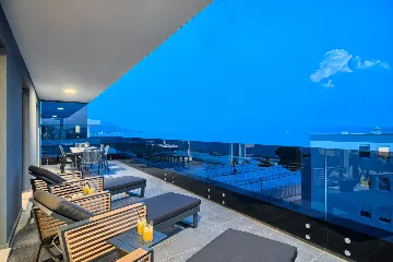 Penthouse Apartment with Rooftop Jacuzzi in Split