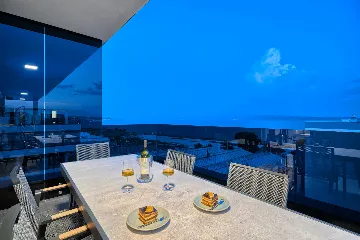 Penthouse Apartment with Rooftop Jacuzzi in Split