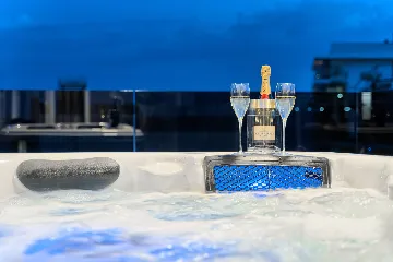 Penthouse Apartment with Rooftop Jacuzzi in Split