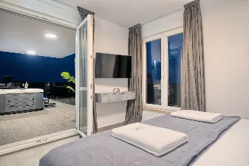 Penthouse Apartment with Rooftop Jacuzzi in Split