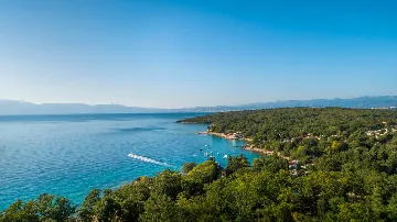 Family Villa Retreat with Terrace in Njivice