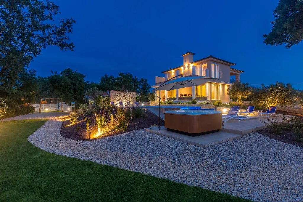 Spacious Family Villa with Pool in Malinska