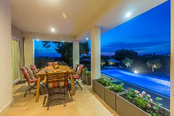 Spacious Family Villa with Pool in Malinska