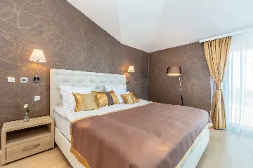 Spacious Family Villa with Pool in Malinska