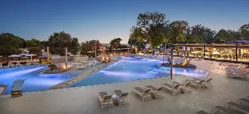 Modern Bungalow Retreat with Pool in Novigrad