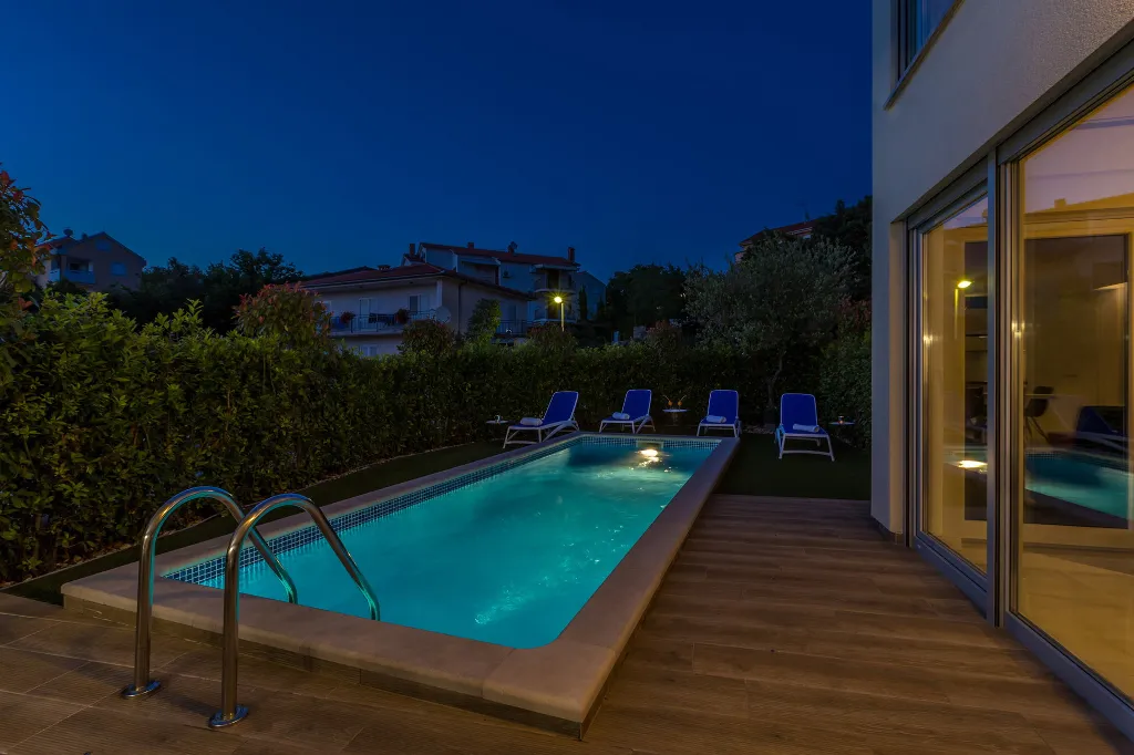 Contemporary Villa with Heated Pool in Malinska