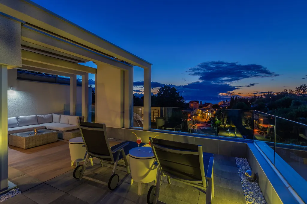Contemporary Villa with Heated Pool in Malinska